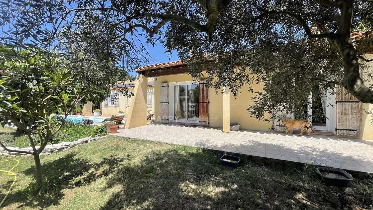 Maison à MOURIES