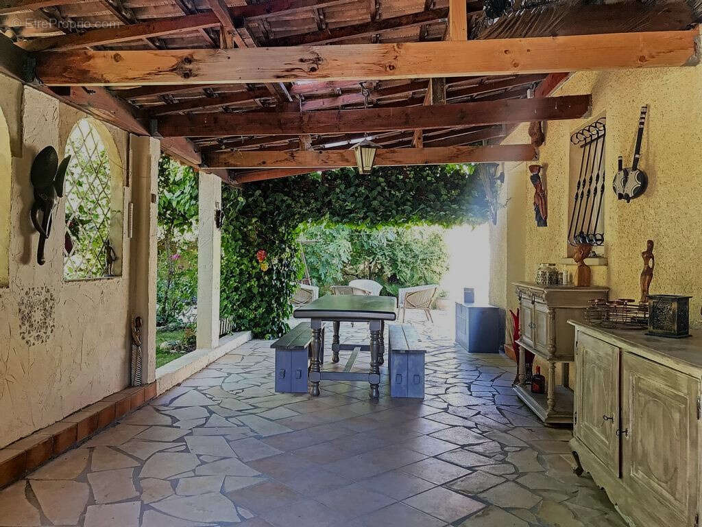 Maison à ESPONDEILHAN