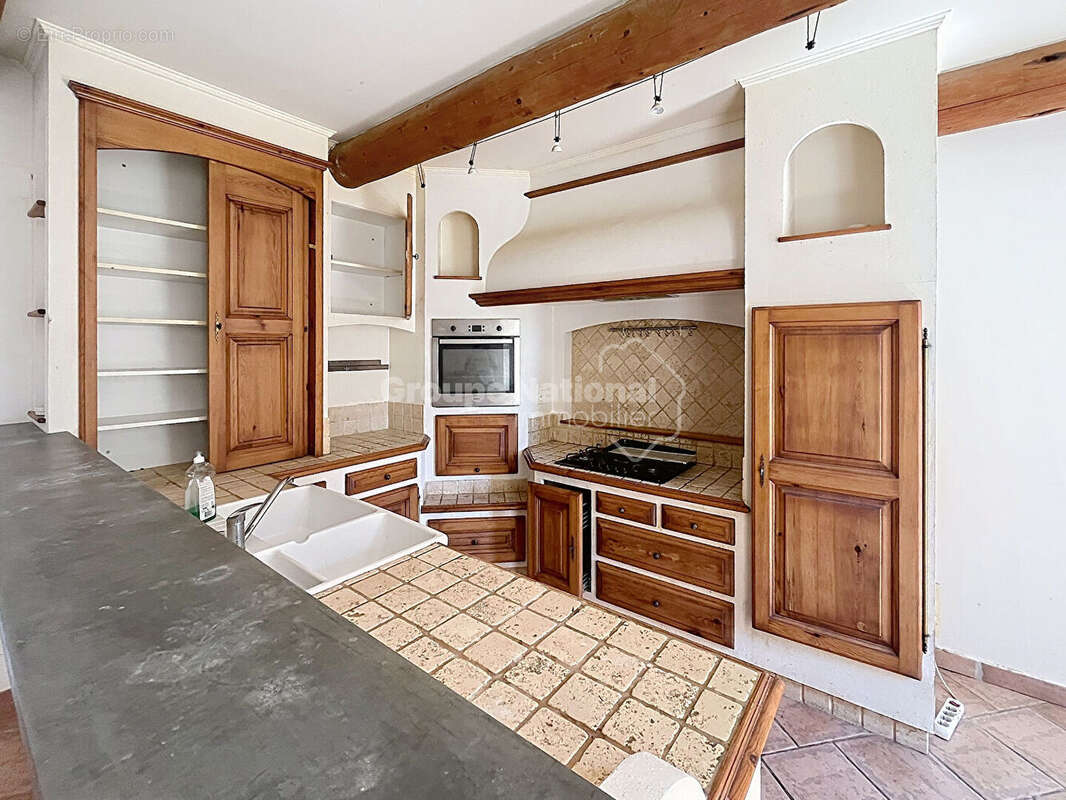 Appartement à SAINTE-CECILE-LES-VIGNES