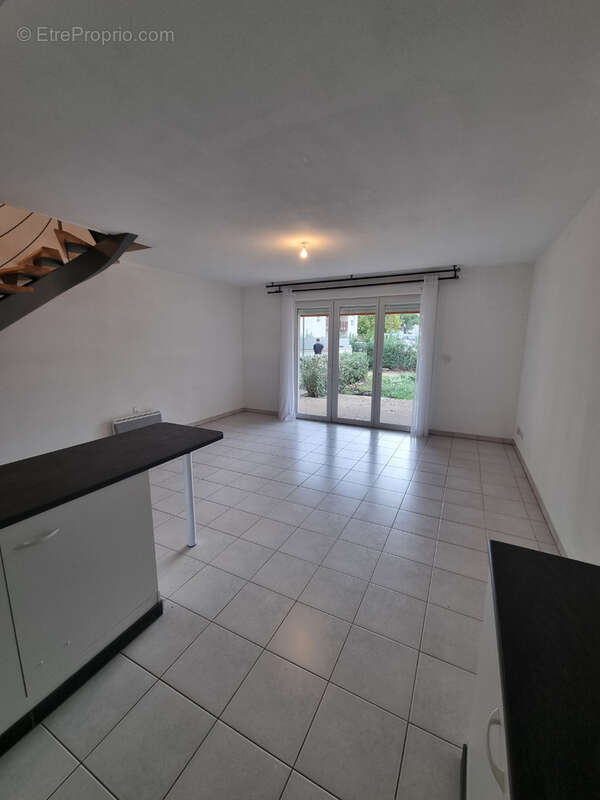 Appartement à SAINT-MARTIN-DE-CRAU