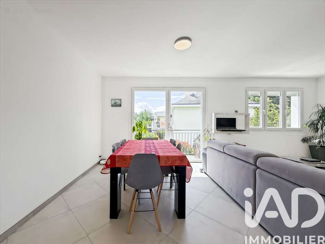 Maison 118 m² à Laval  - photo 7