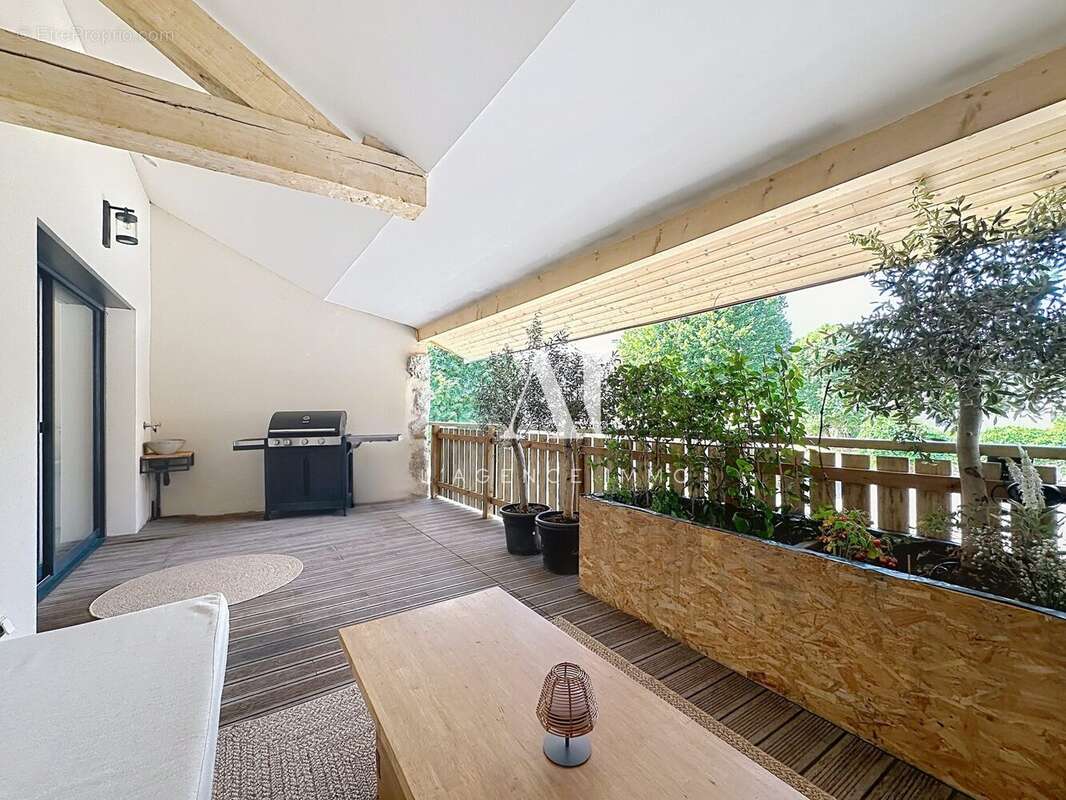 Maison 149 m² à Crozet  - photo 6
