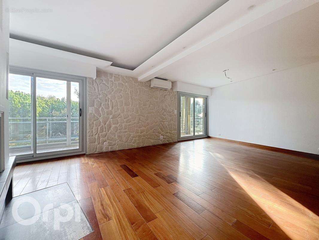 Appartement à VILLENEUVE-LOUBET
