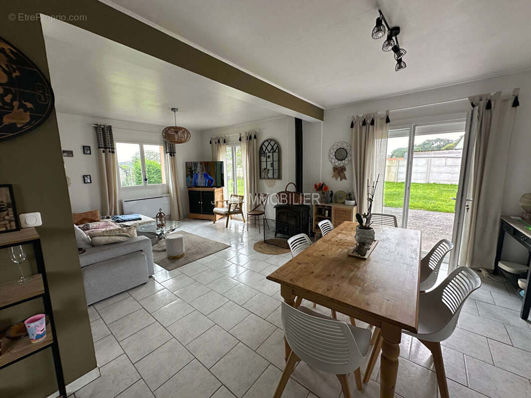 Maison à SAINT-MARTIN-EN-CAMPAGNE