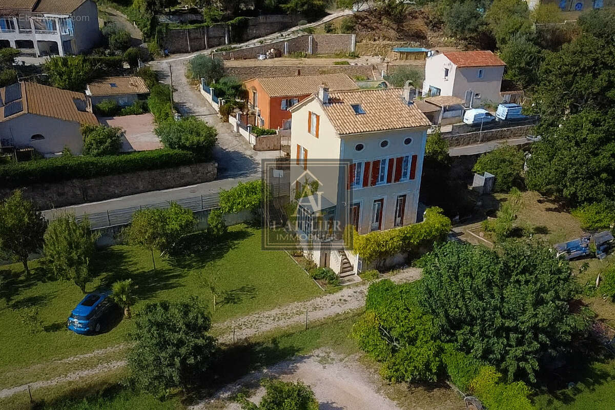 Maison à SOLLIES-TOUCAS