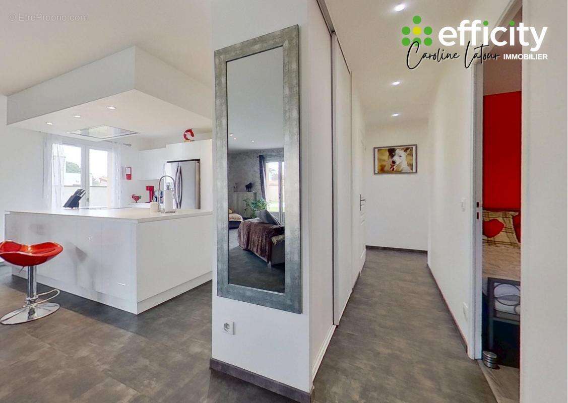 Maison à MONTROND-LES-BAINS