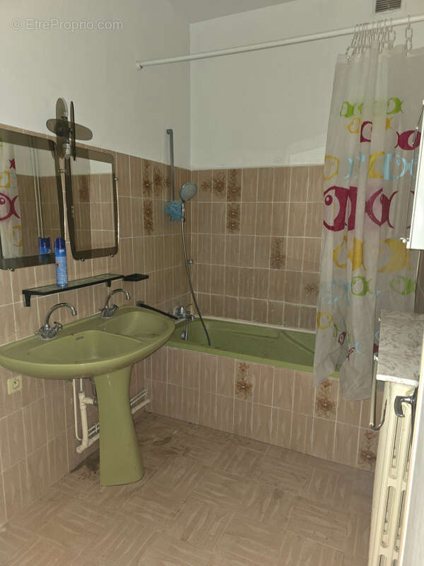 Maison à DUN-SUR-AURON