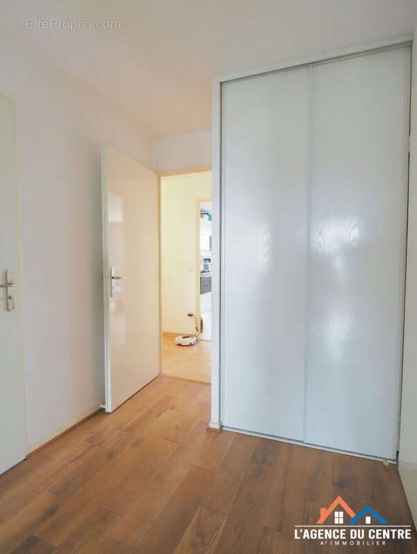 Appartement à CHANTELOUP-LES-VIGNES