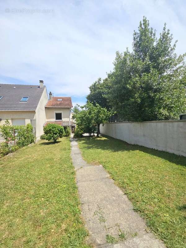 Maison à LIVRY-GARGAN