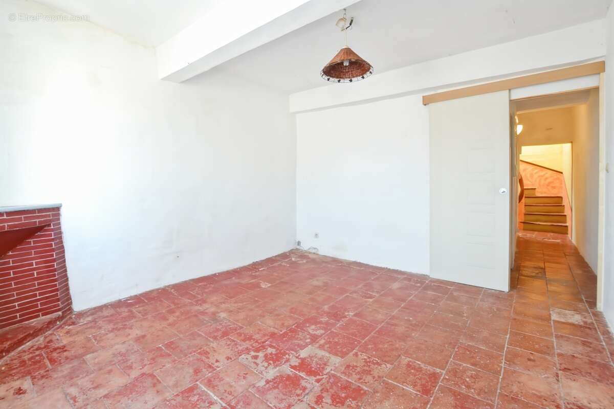 Saint-Chinian – Maison de village de 95 m², 4 chambres et cour sans vis-à-vis - photo 19