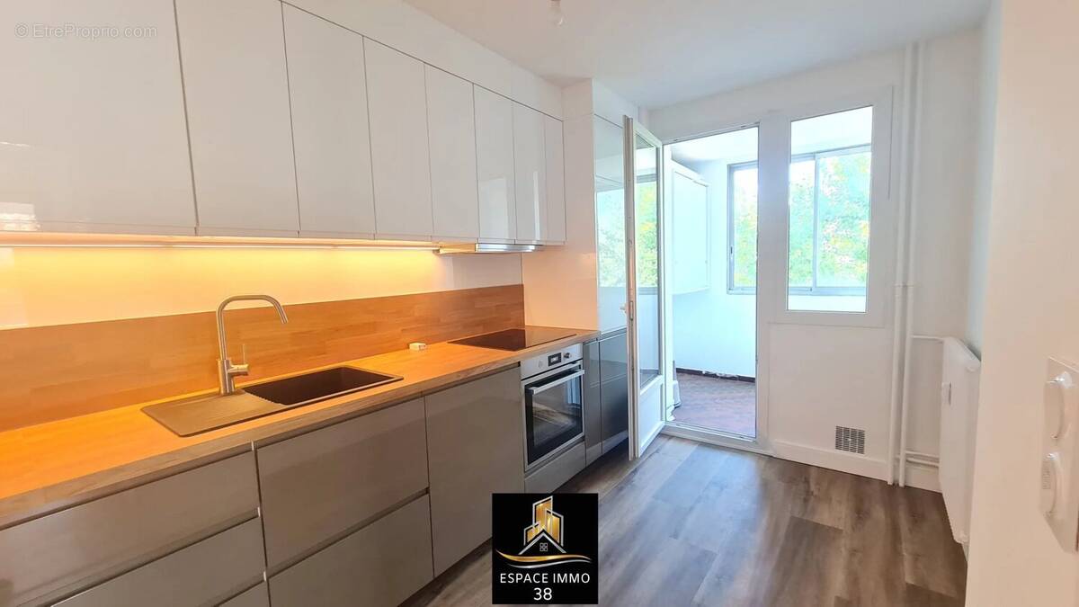 Appartement à SEYSSINET-PARISET