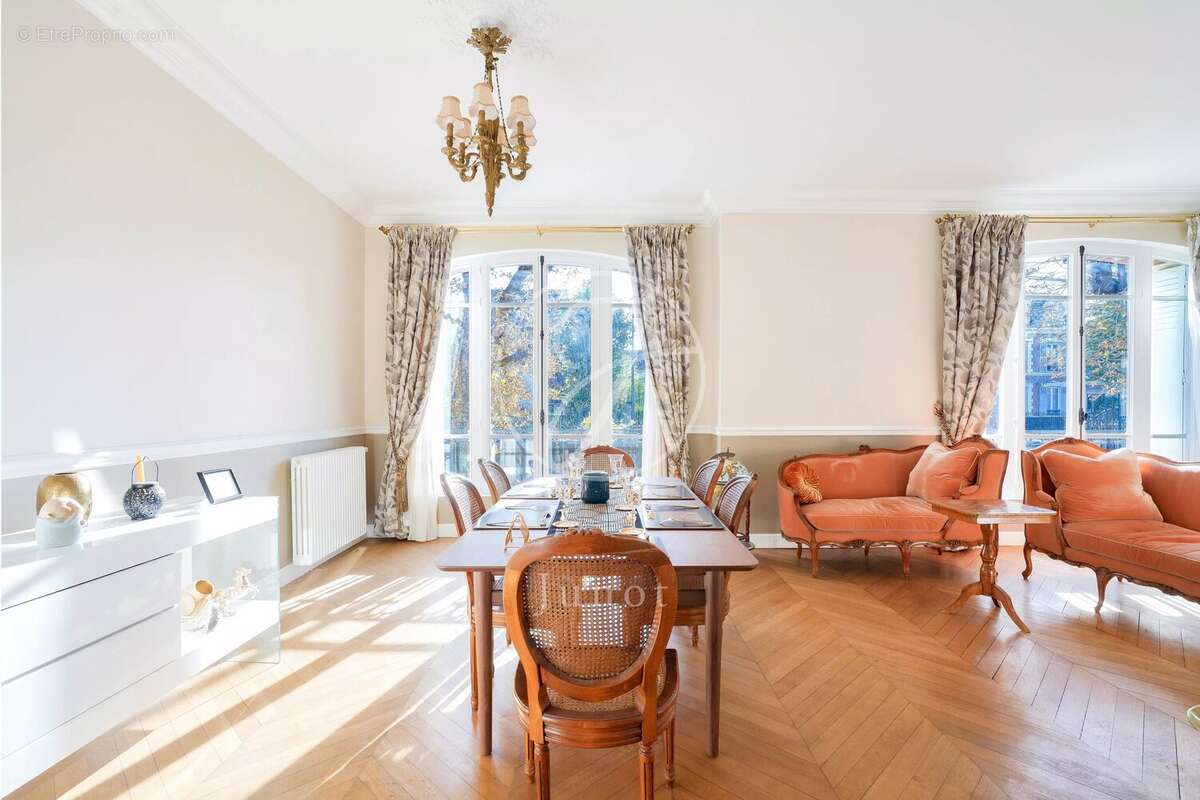 Maison à MAISONS-LAFFITTE