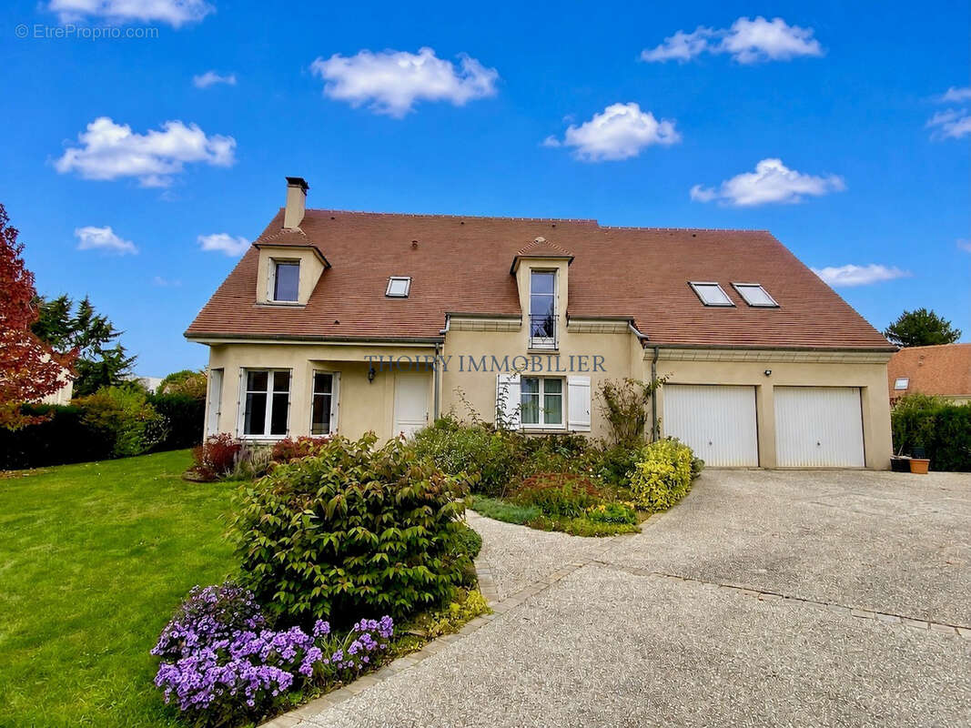 Maison à THOIRY
