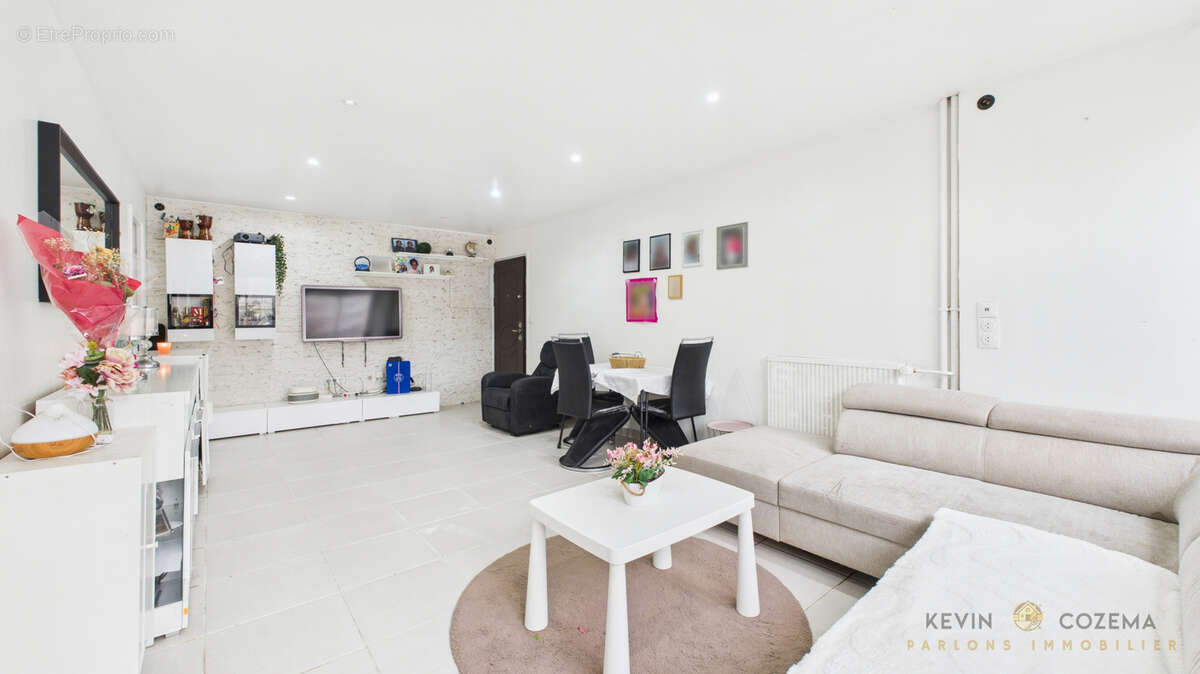 Appartement 3 pièces 70m2 - Proche Gare RER  D - photo 2
