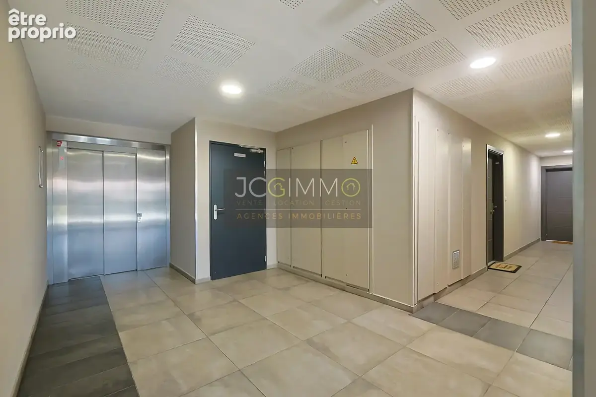 Appartement T3 récent avec terrasse et garage ! - photo 13