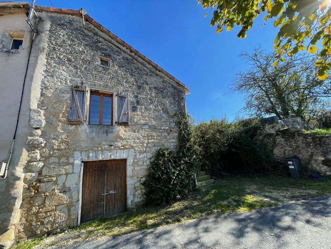 Maison en pierre  4 pièce(s) 88 m2 - photo 3