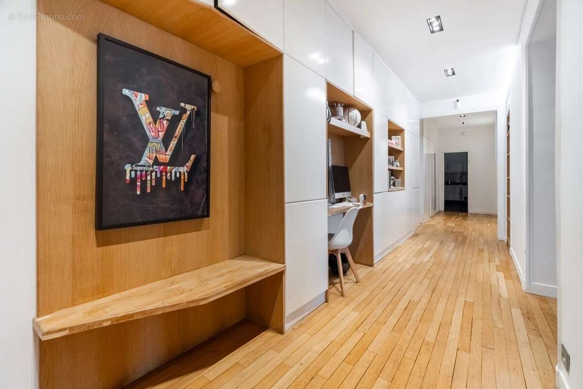 Appartement à NEUILLY-SUR-SEINE