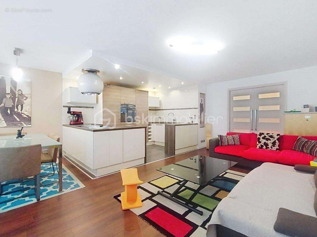 Appartement à VILLENEUVE-LA-GARENNE