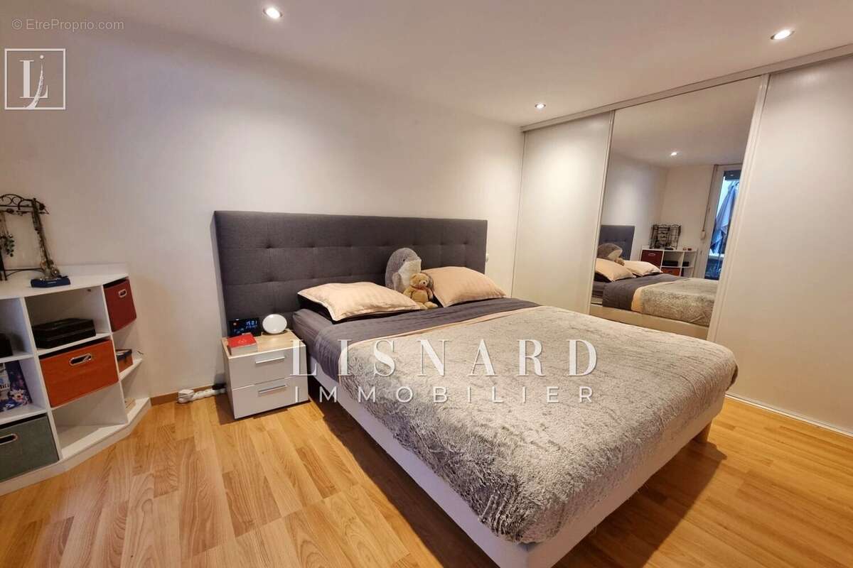 Appartement à VALLAURIS