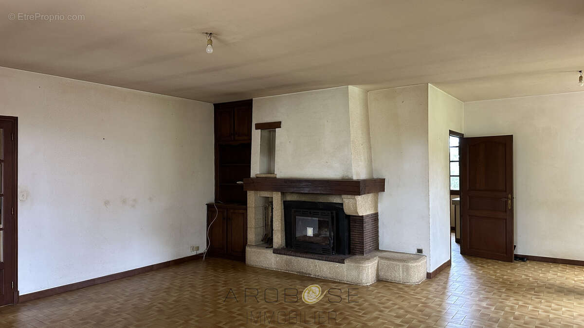 Maison à AIGUILLON