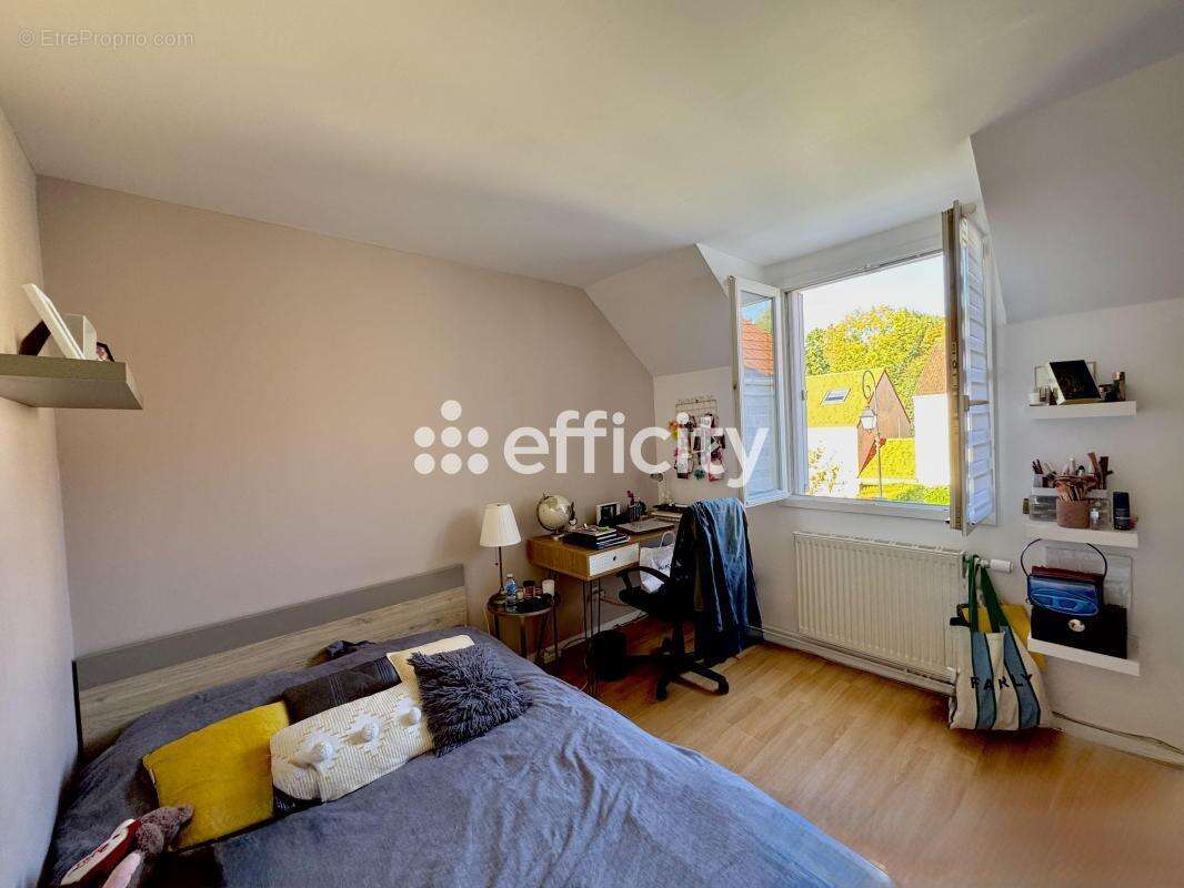 Maison à MAGNY-LE-HONGRE