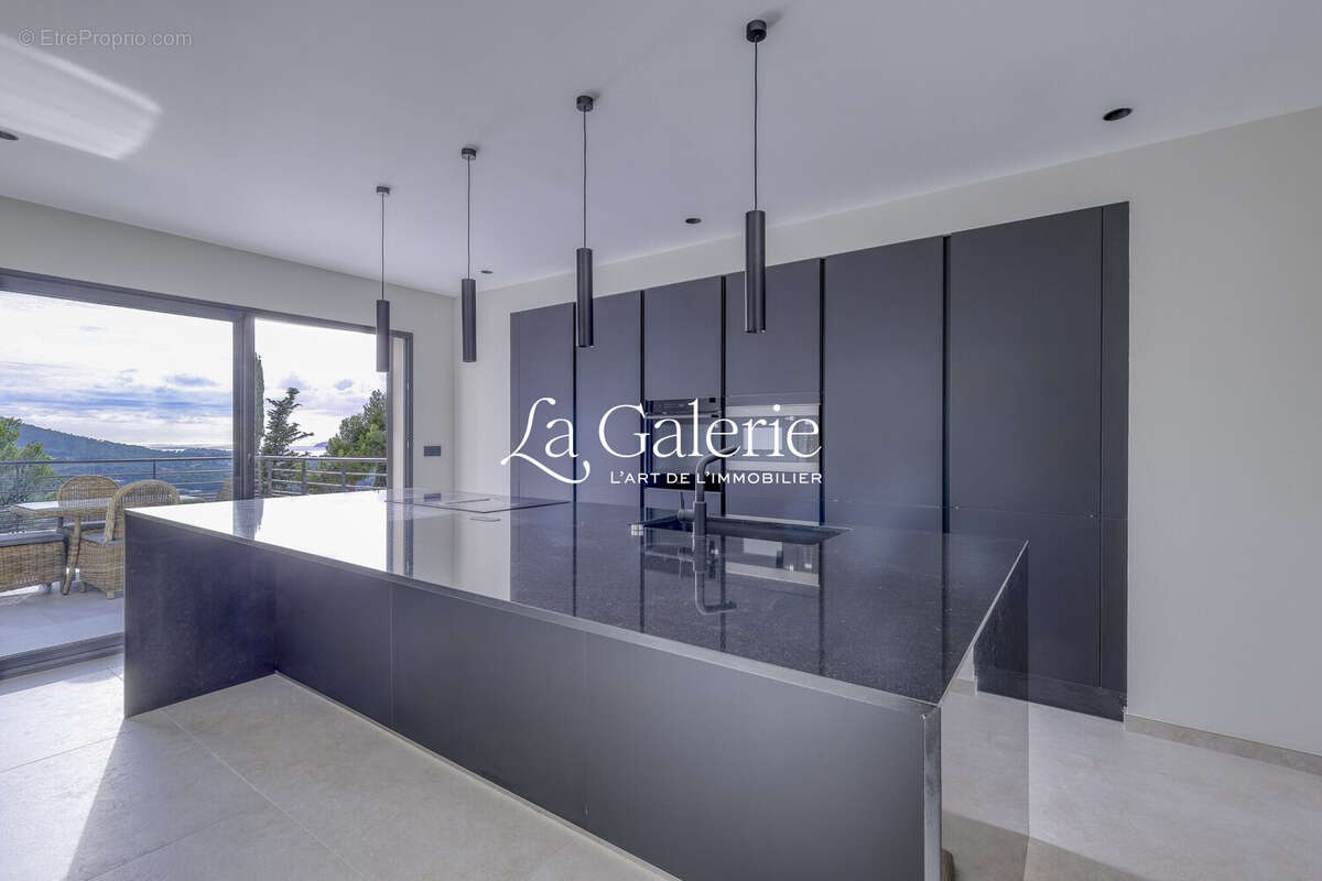 Maison à CARQUEIRANNE