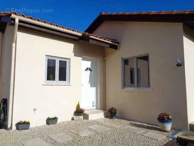 Maison à SAINT-FRAIGNE