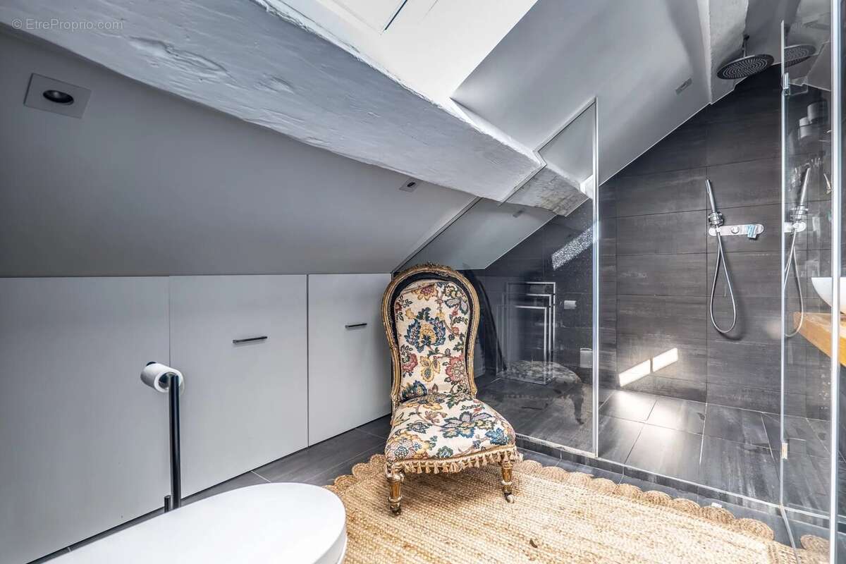 Appartement à PARIS-3E