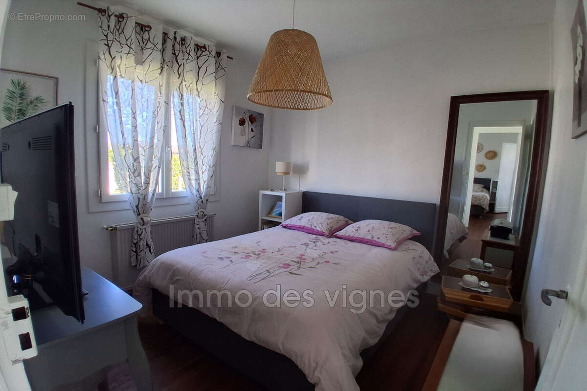 Maison à AMBARES-ET-LAGRAVE