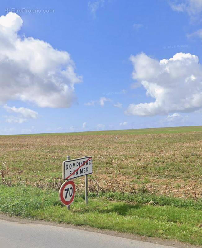 Terrain à DOMPIERRE-SUR-MER