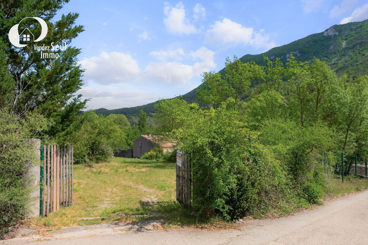 Terrain à LA PENNE-SUR-L'OUVEZE