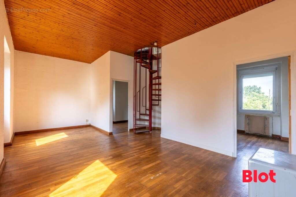 Appartement 109 m² à Noyal-Sur-Vilaine  - photo 2