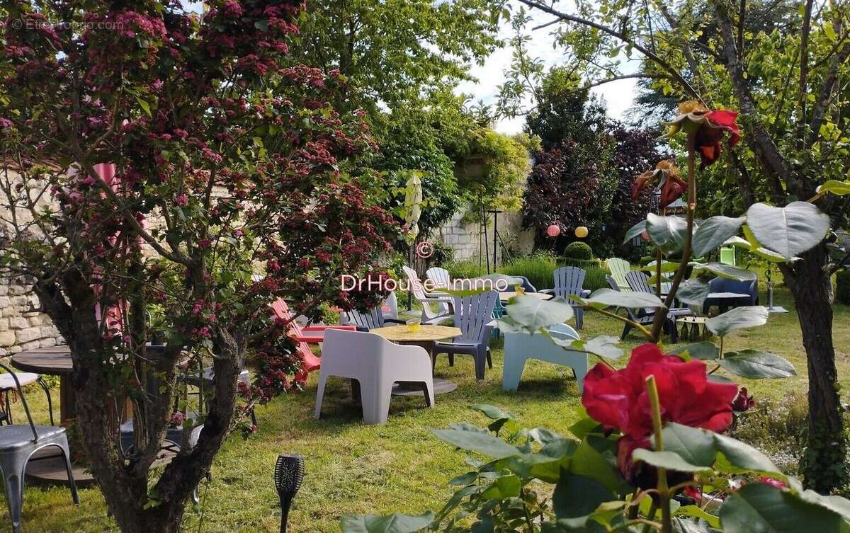 Maison 309 m² à Loudun  - photo 18