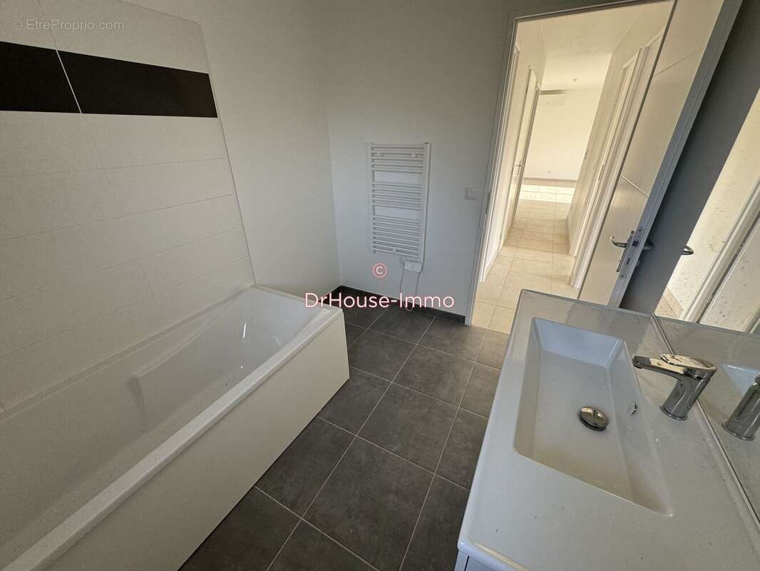 Maison à MESNIL-SAINT-PERE