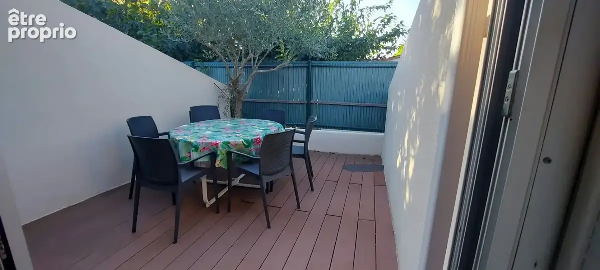 Le Grau d' Agde - T2 mezzanine en RDC avec Stationnement à 50m de la plage. - photo 1