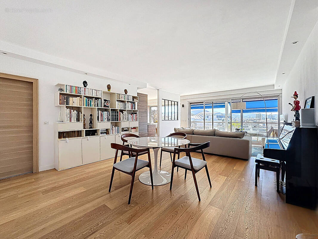 Appartement à MARSEILLE-8E