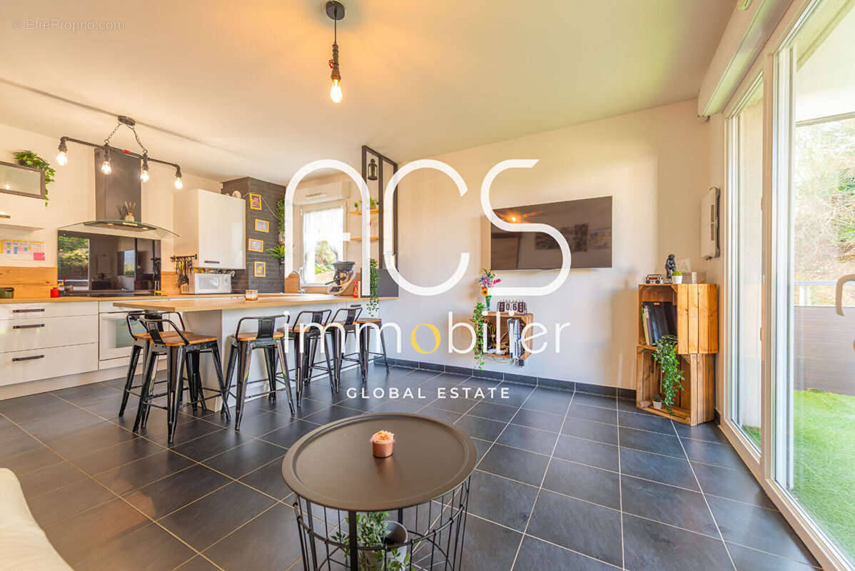Appartement à CHATEAUNEUF-LES-MARTIGUES