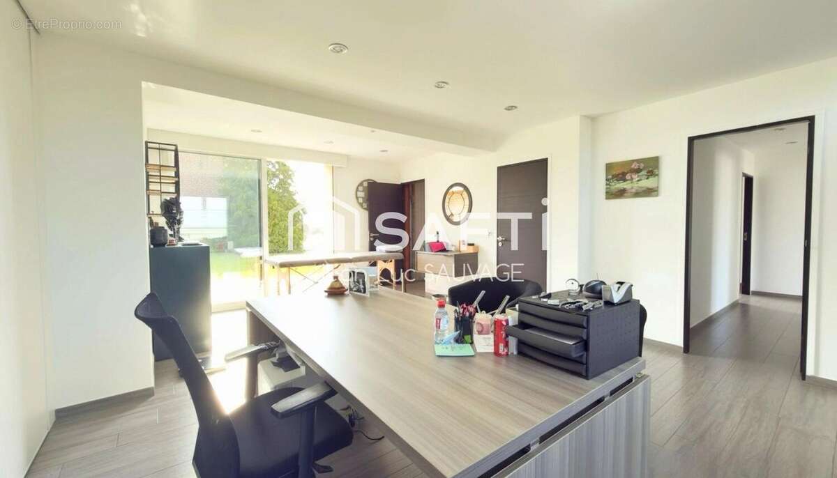 Maison 400 m² à Merville  - photo 2