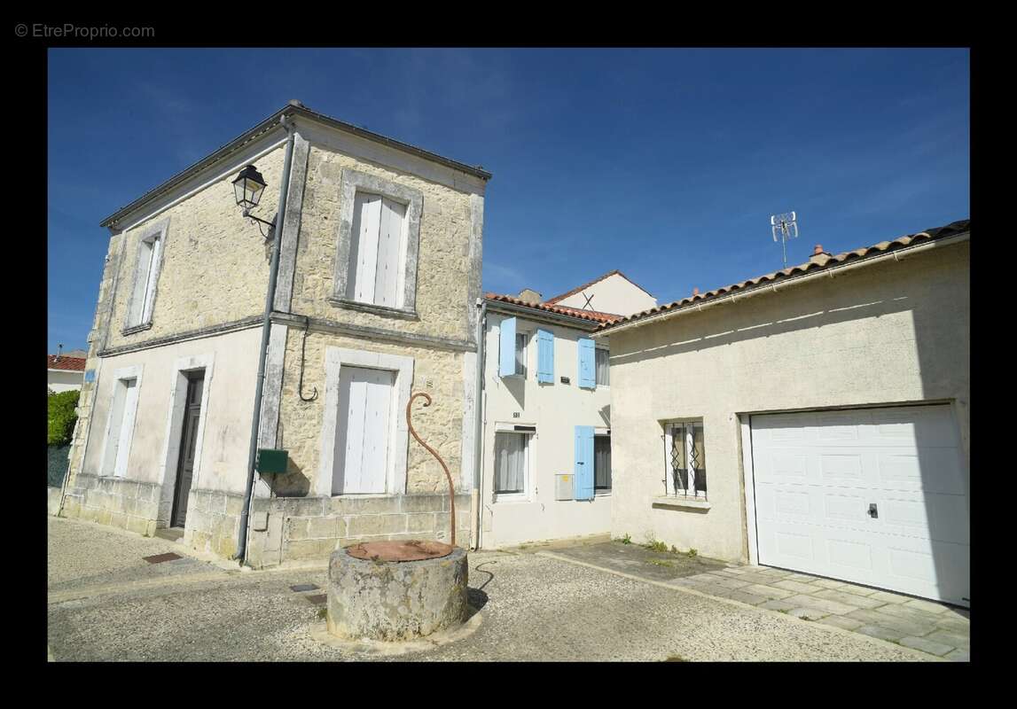 Maison à SURGERES