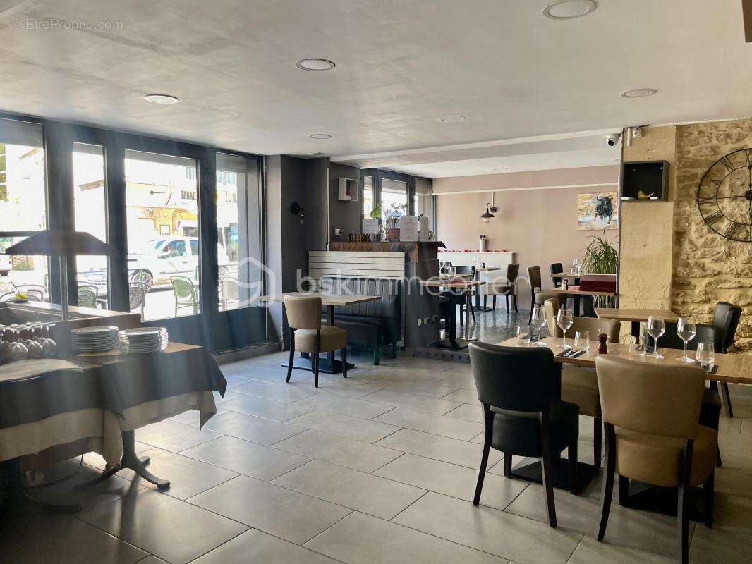 Commerce à REMOULINS