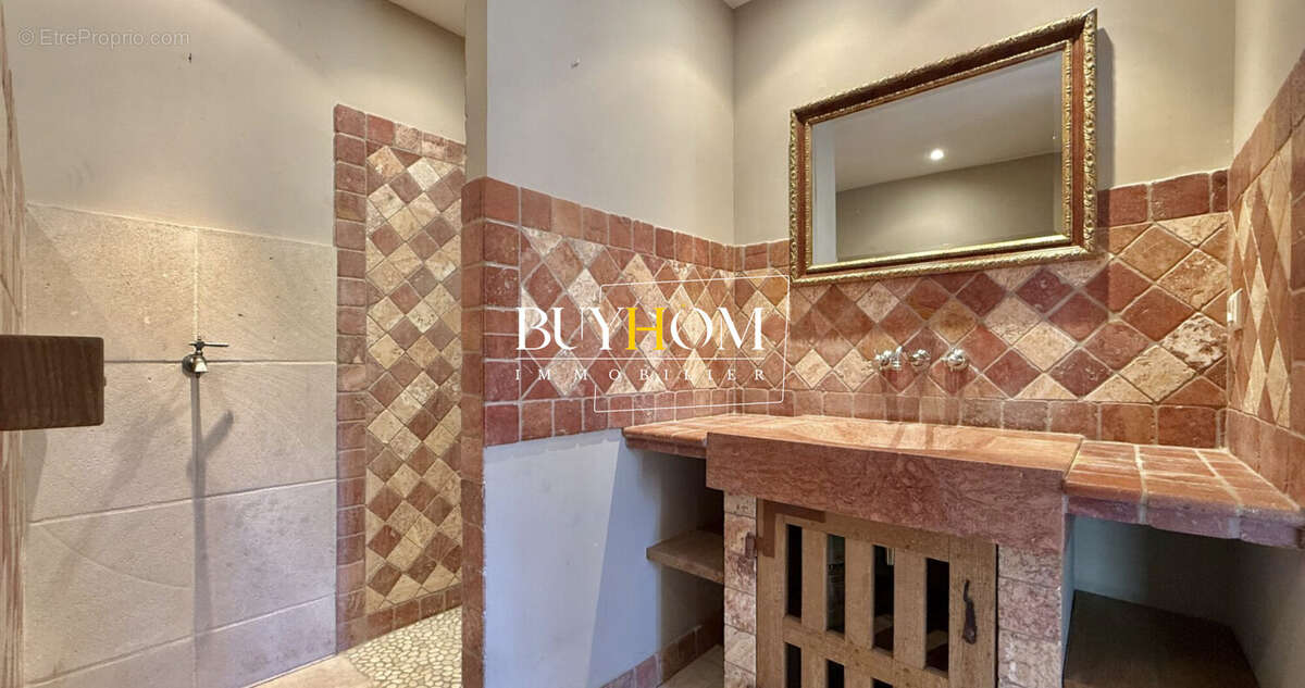 Maison à L'ISLE-SUR-LA-SORGUE