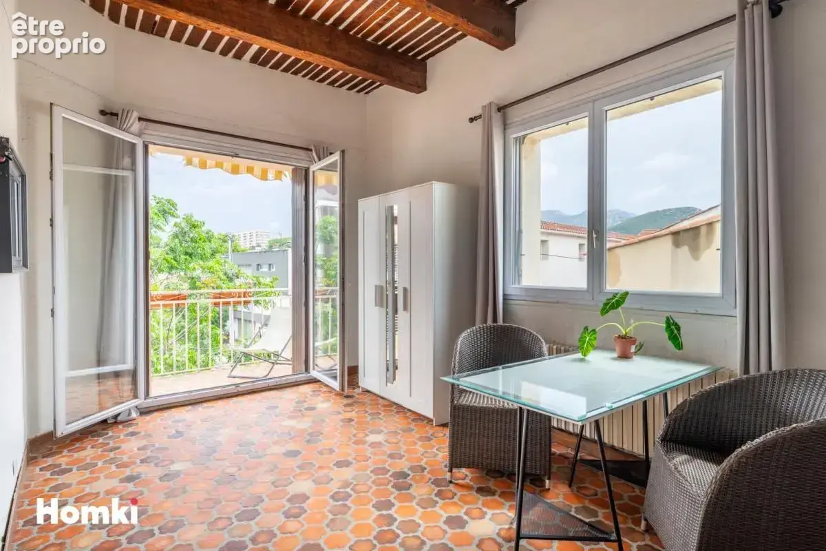 Appartement T4 de 83 m² à Marseille 13009, Boulevard Barthélémy - photo 4