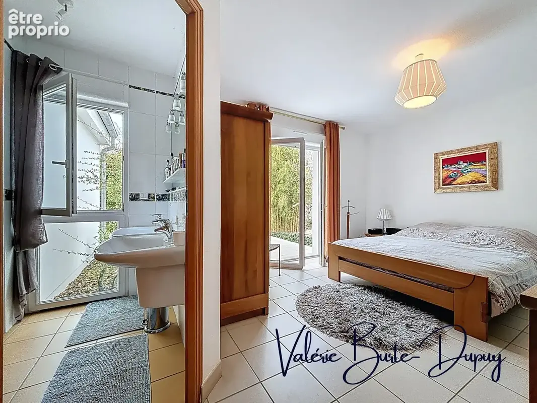 St Denis en Val à 10 min d'Orléans centre, à vendre  Maison de 2003 190m2 5 chambres avec jardin arboré de 1800m2, garage attena - photo 17