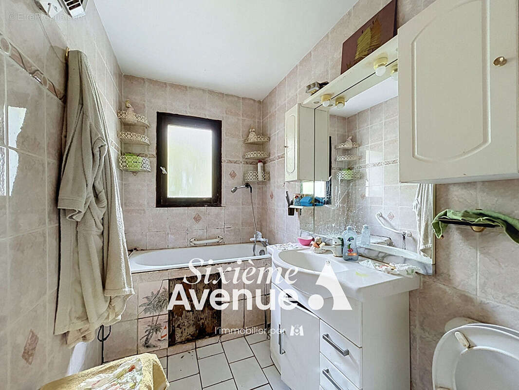 Maison familiale 5 pièces 93.77 m² sur une parcelle de 251 m² - photo 13