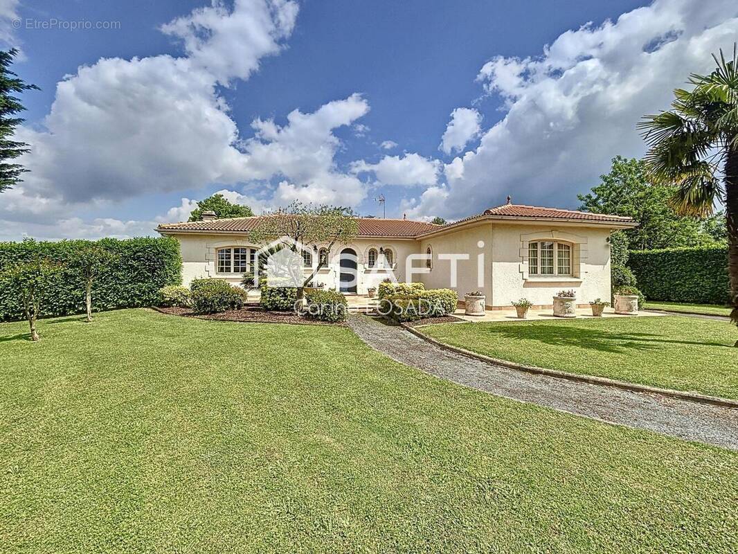 Photo 1 - Maison à LES MAGNILS-REIGNIERS