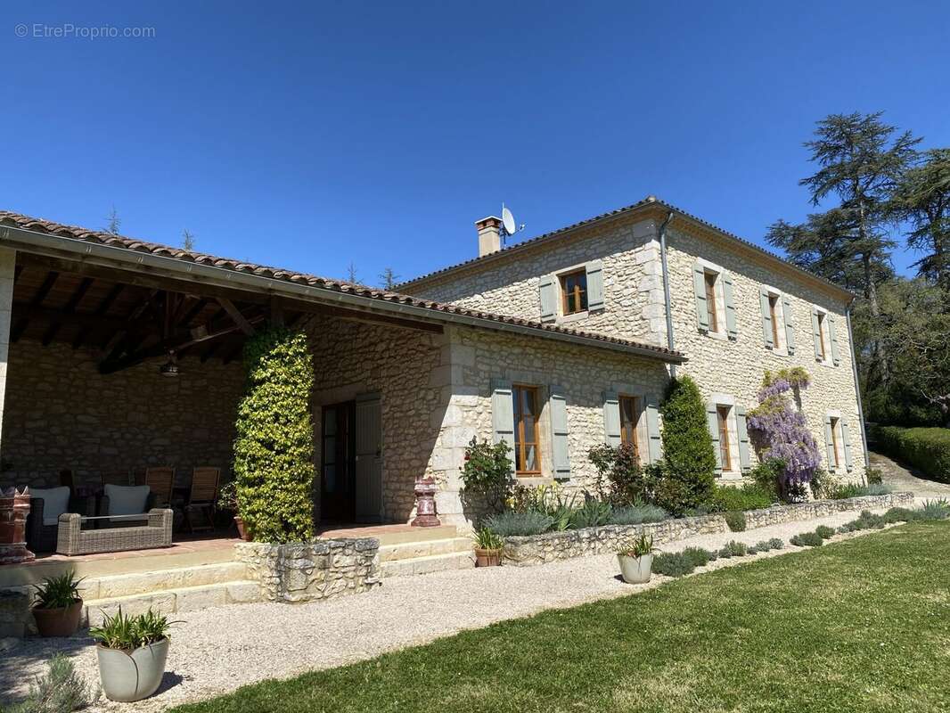 Maison à CASTERA-VERDUZAN
