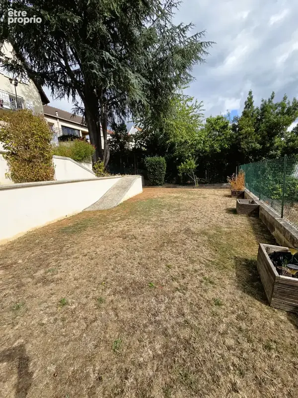 Maison individuelle de 7 pièces de 146m2 + sous sol total sur 548m2 de terrain - photo 4