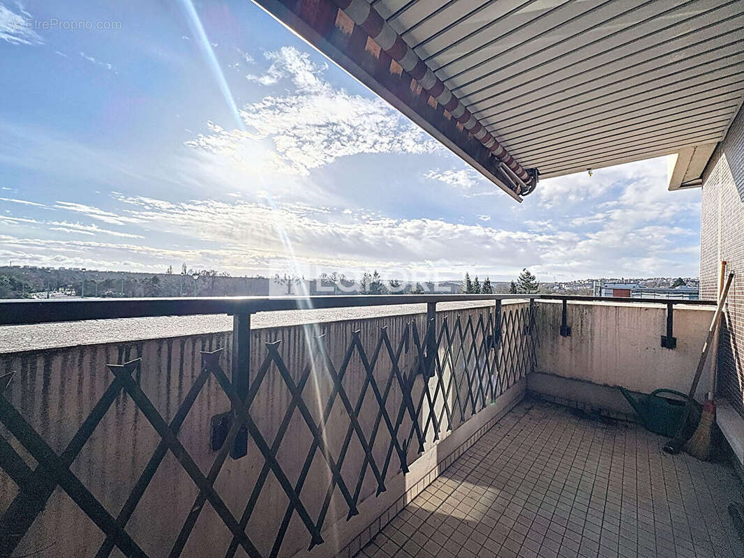 Appartement à SURESNES