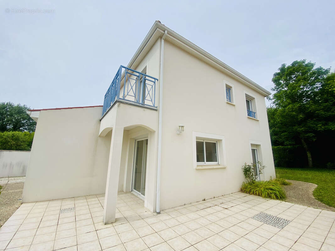 Maison à VAUX-SUR-MER