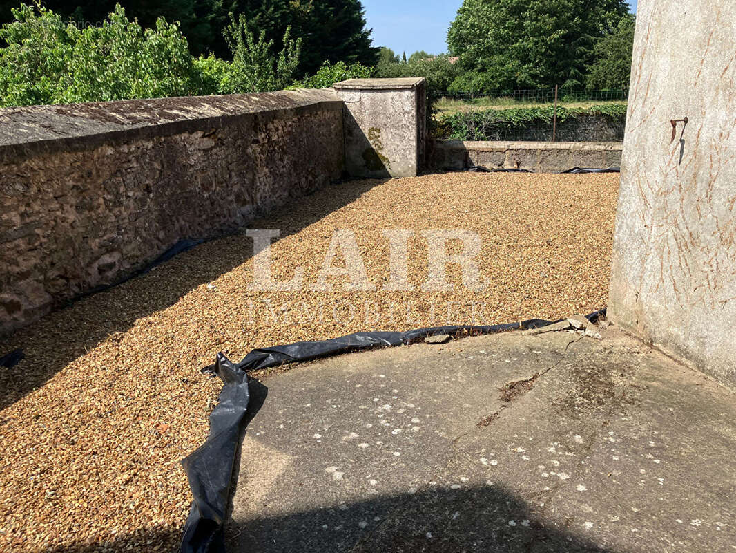 Commerce à SILLE-LE-GUILLAUME